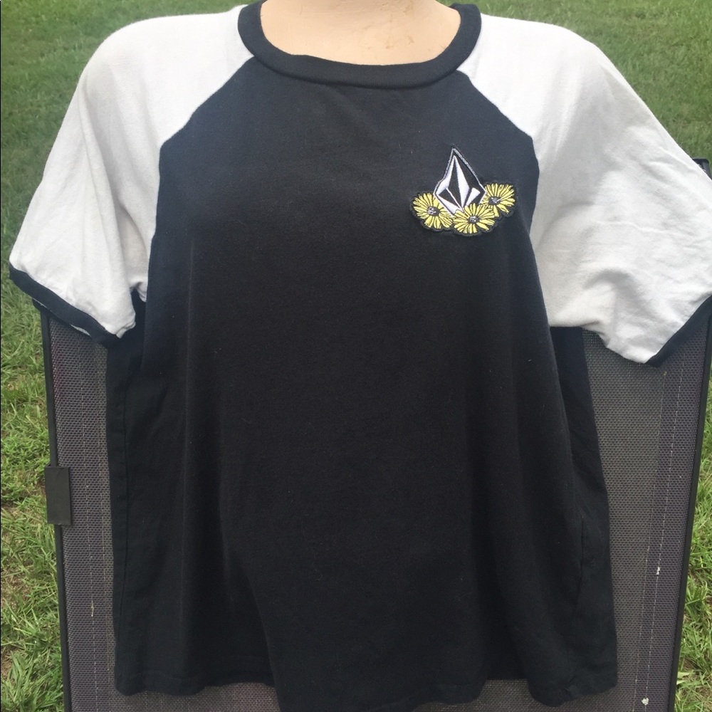 Volcom t shirt with 🌻 appliqué